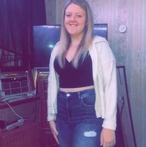 Meet your Posher, Ava